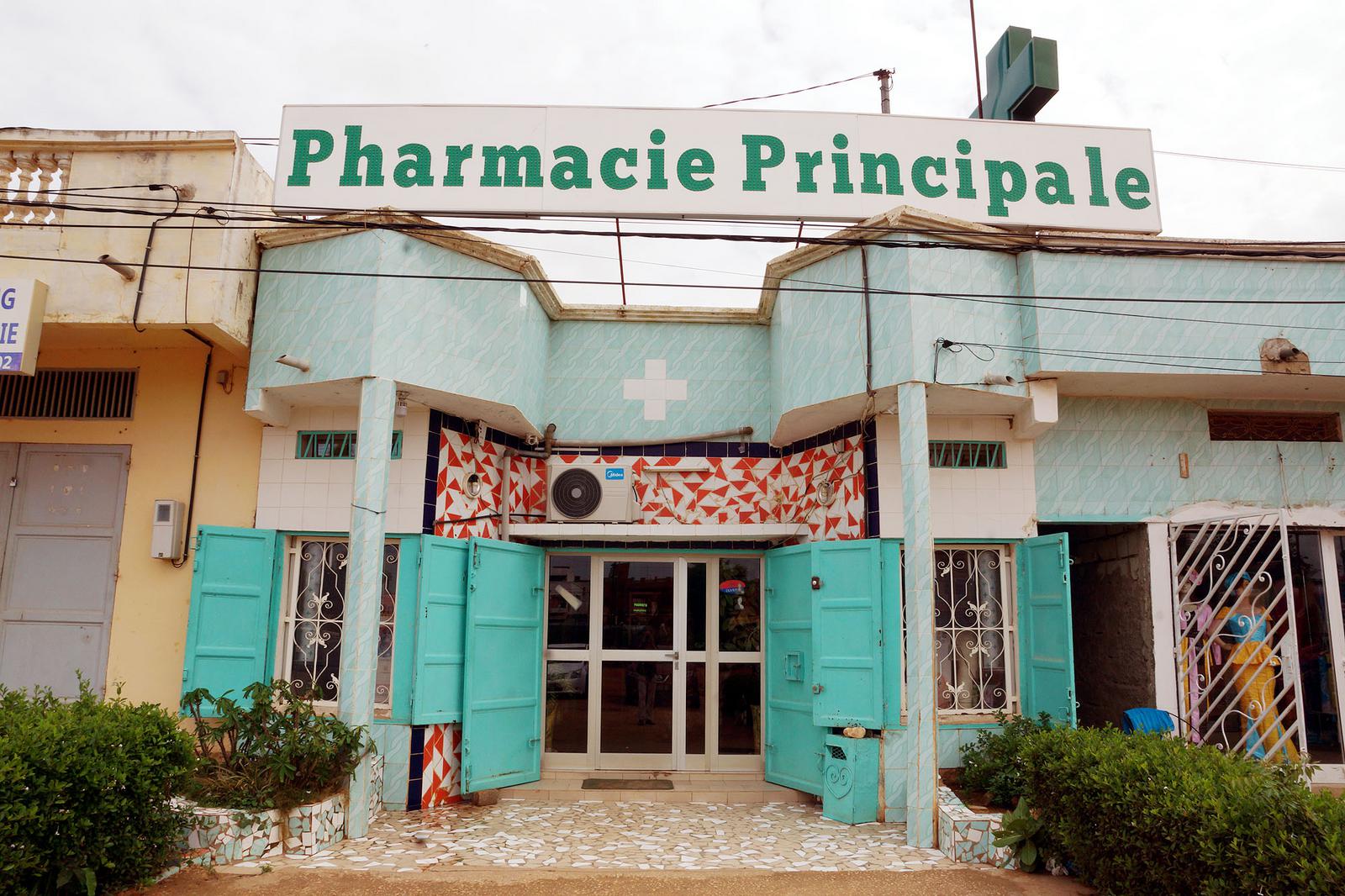 Pharmacie Principale, Saly.